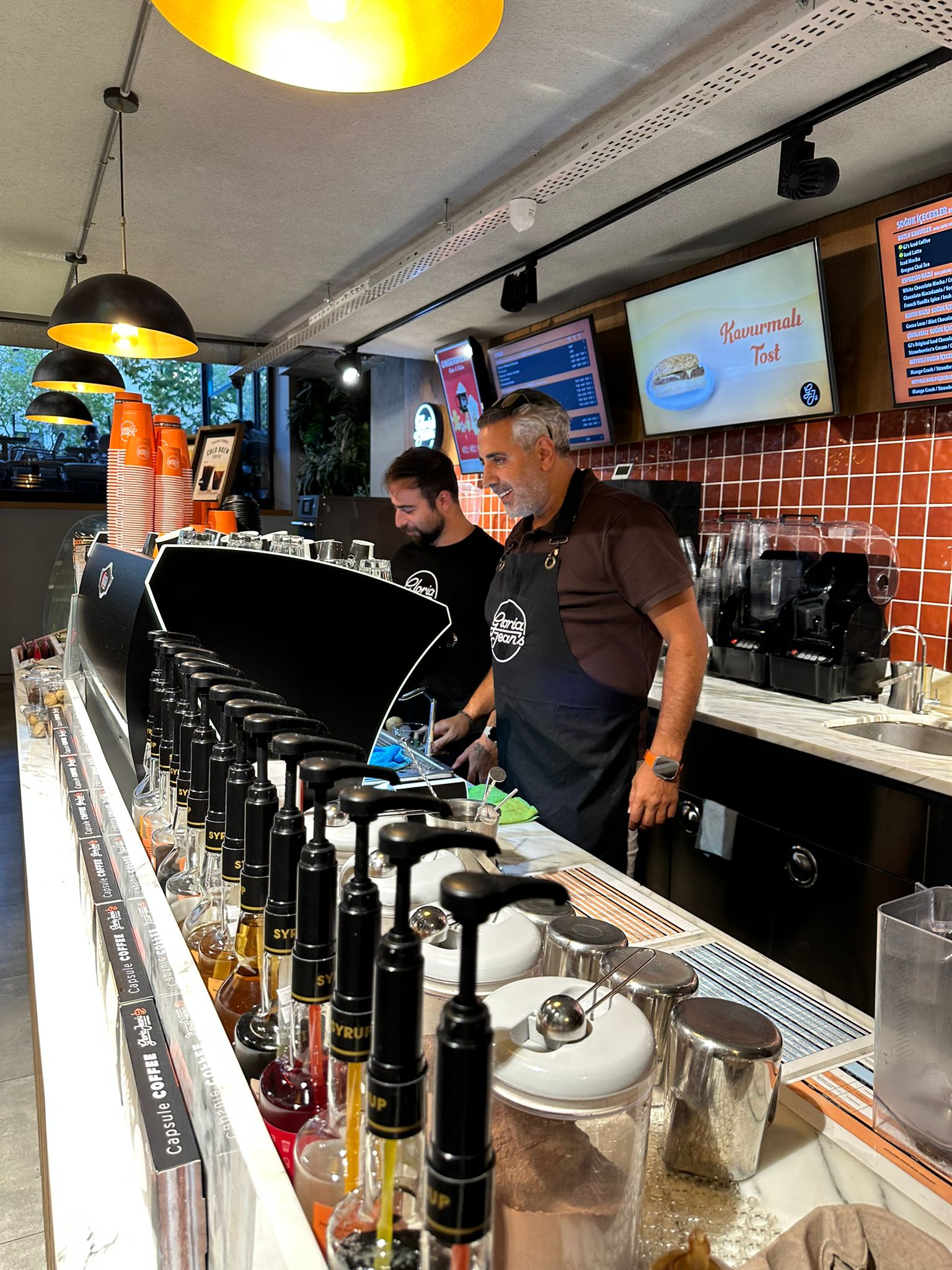 Bir Fincan Kahve Değil, Bir Hayat Kuruyorsun – Gloria Jean's Franchise Fırsatı Şimdi Özbahçeci Invest'te - Görsel 4